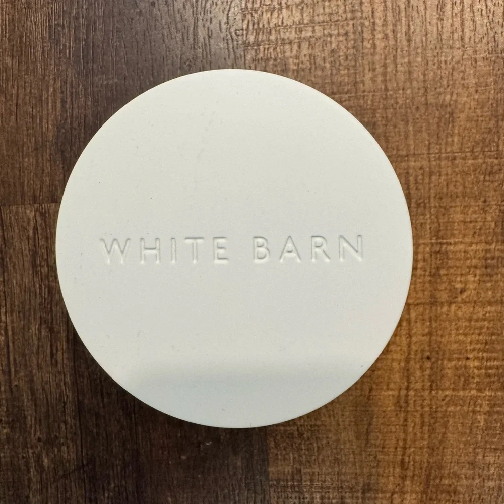 White Barn White Gardenia Candle - Picture 2 of 5